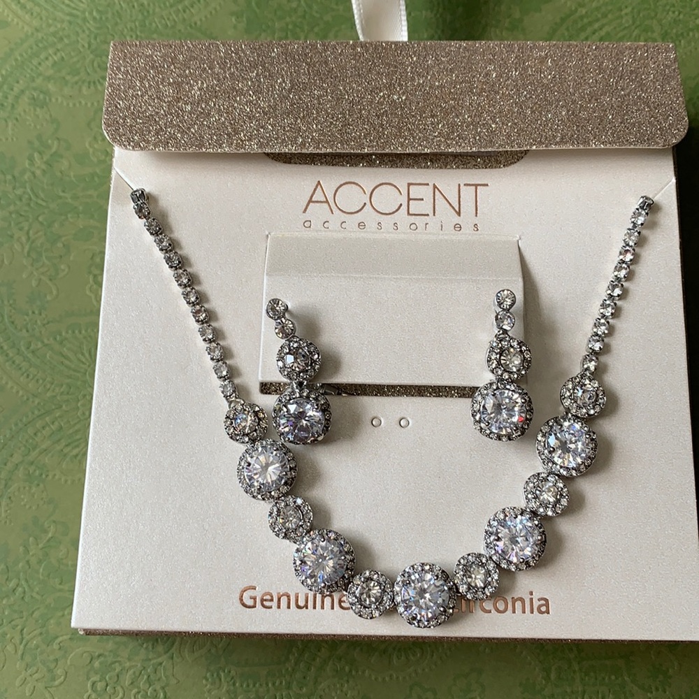 Necklace & earring cubic zirconia jewelry set!